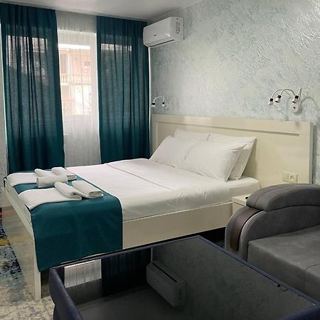 Hotel Sonata Батуми Экстерьер фото