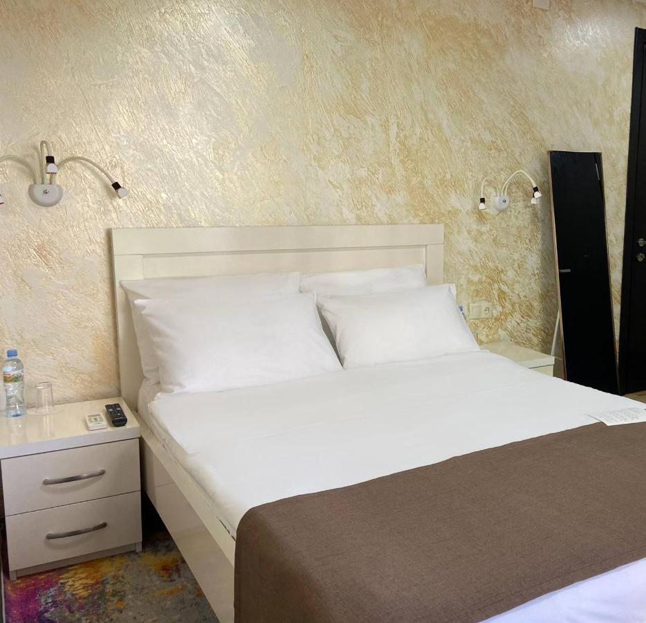 Hotel Sonata Батуми Экстерьер фото