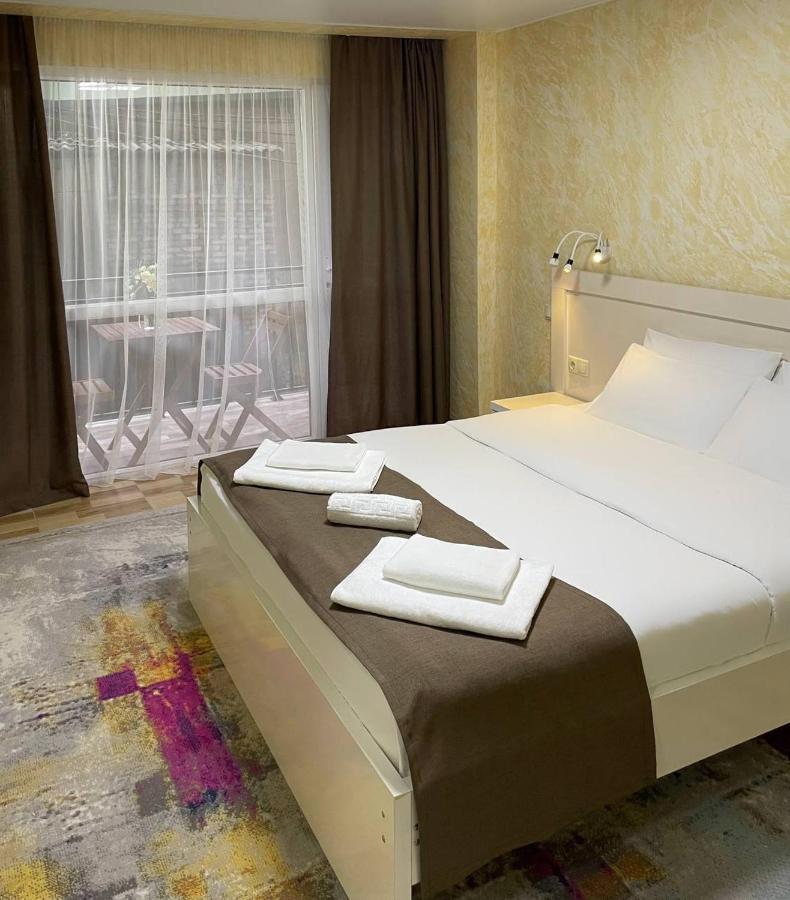Hotel Sonata Батуми Экстерьер фото