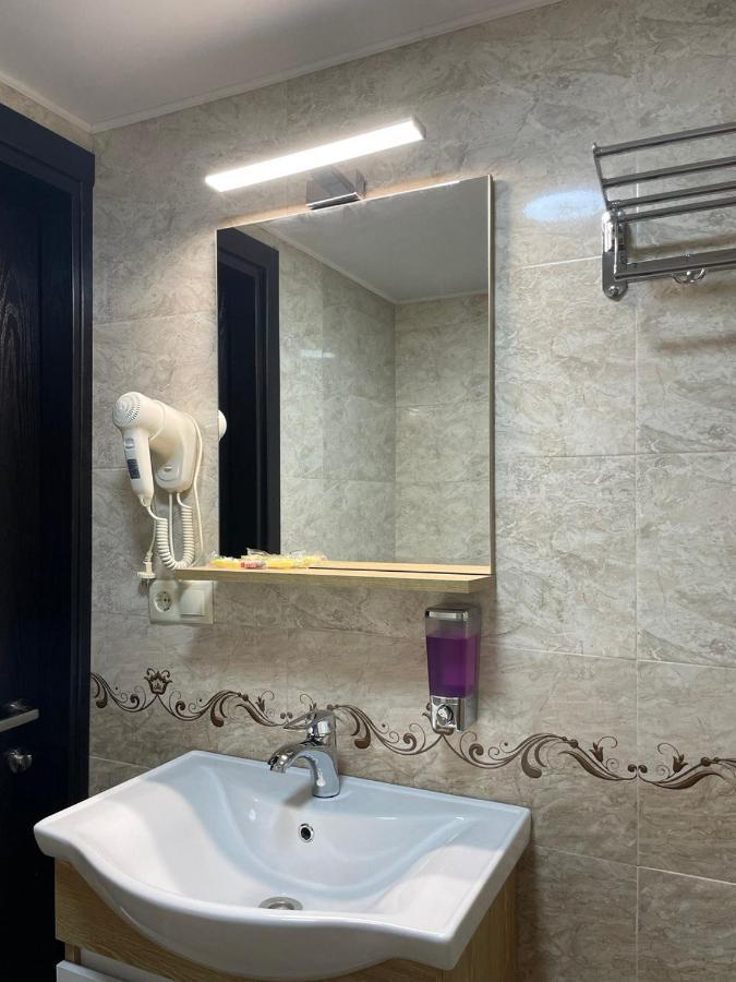 Hotel Sonata Батуми Экстерьер фото
