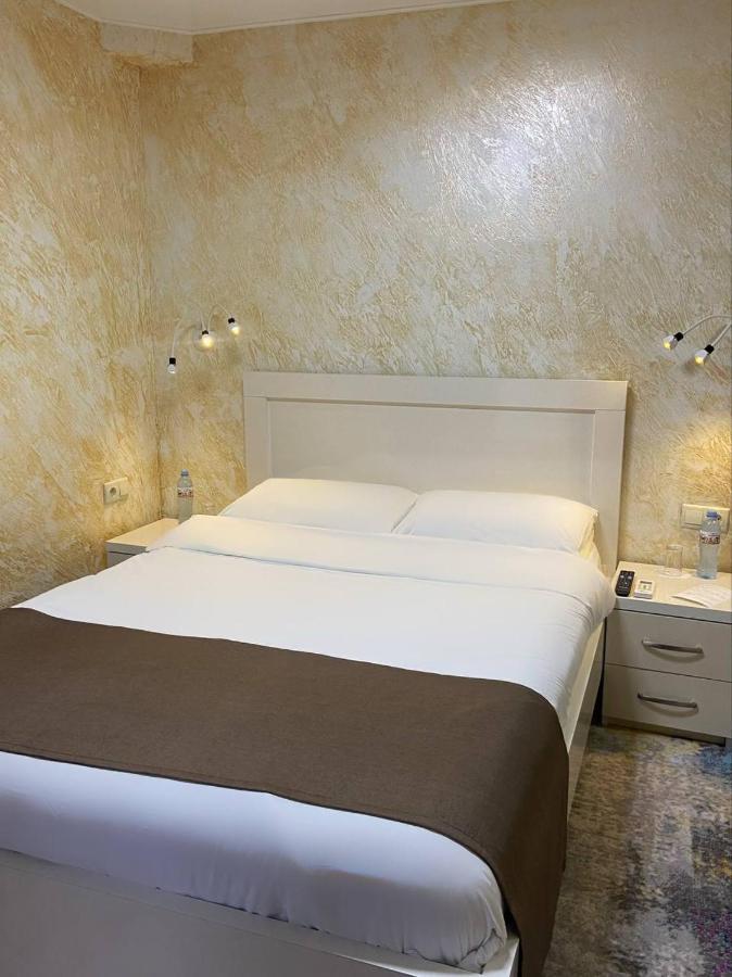 Hotel Sonata Батуми Экстерьер фото