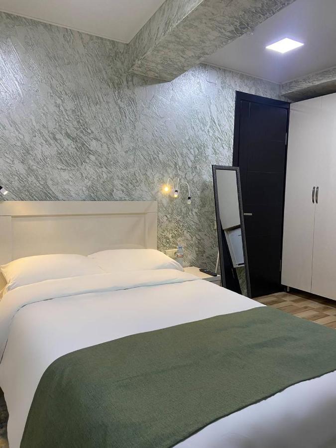 Hotel Sonata Батуми Экстерьер фото