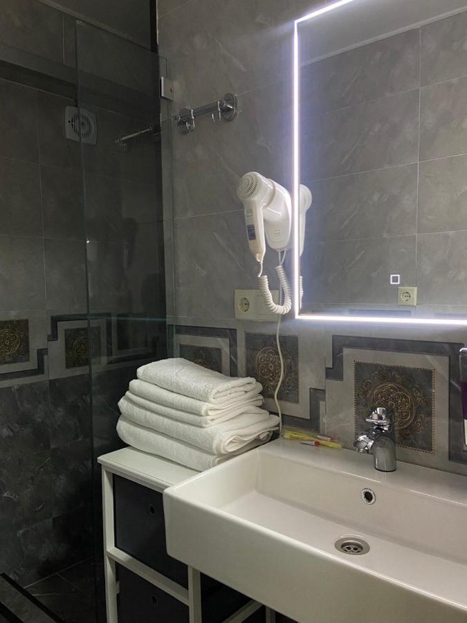 Hotel Sonata Батуми Экстерьер фото