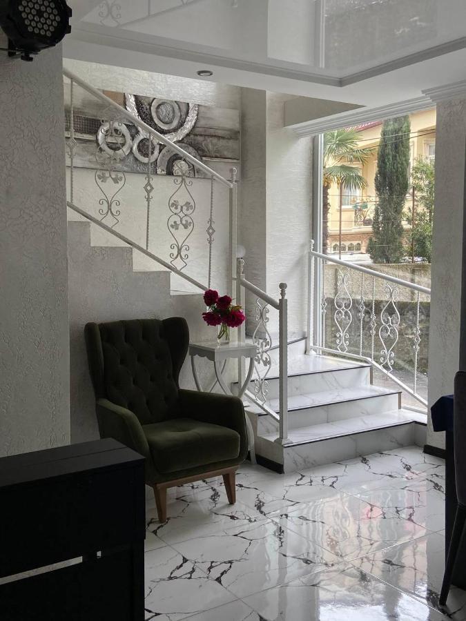 Hotel Sonata Батуми Экстерьер фото
